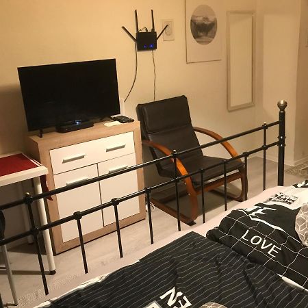 Jázmin Apartman Apartamento Pécs Exterior foto