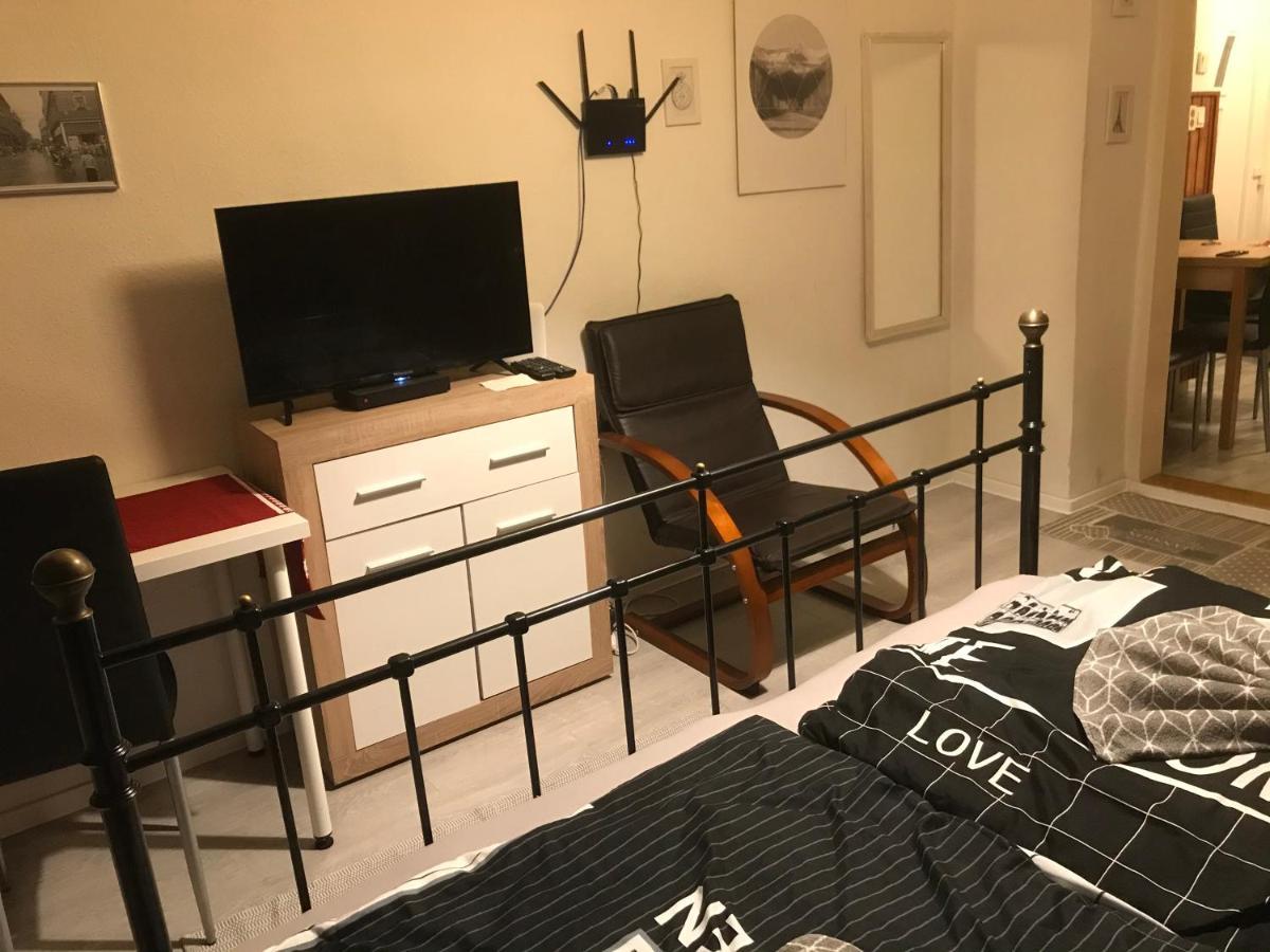 Jázmin Apartman Apartamento Pécs Exterior foto
