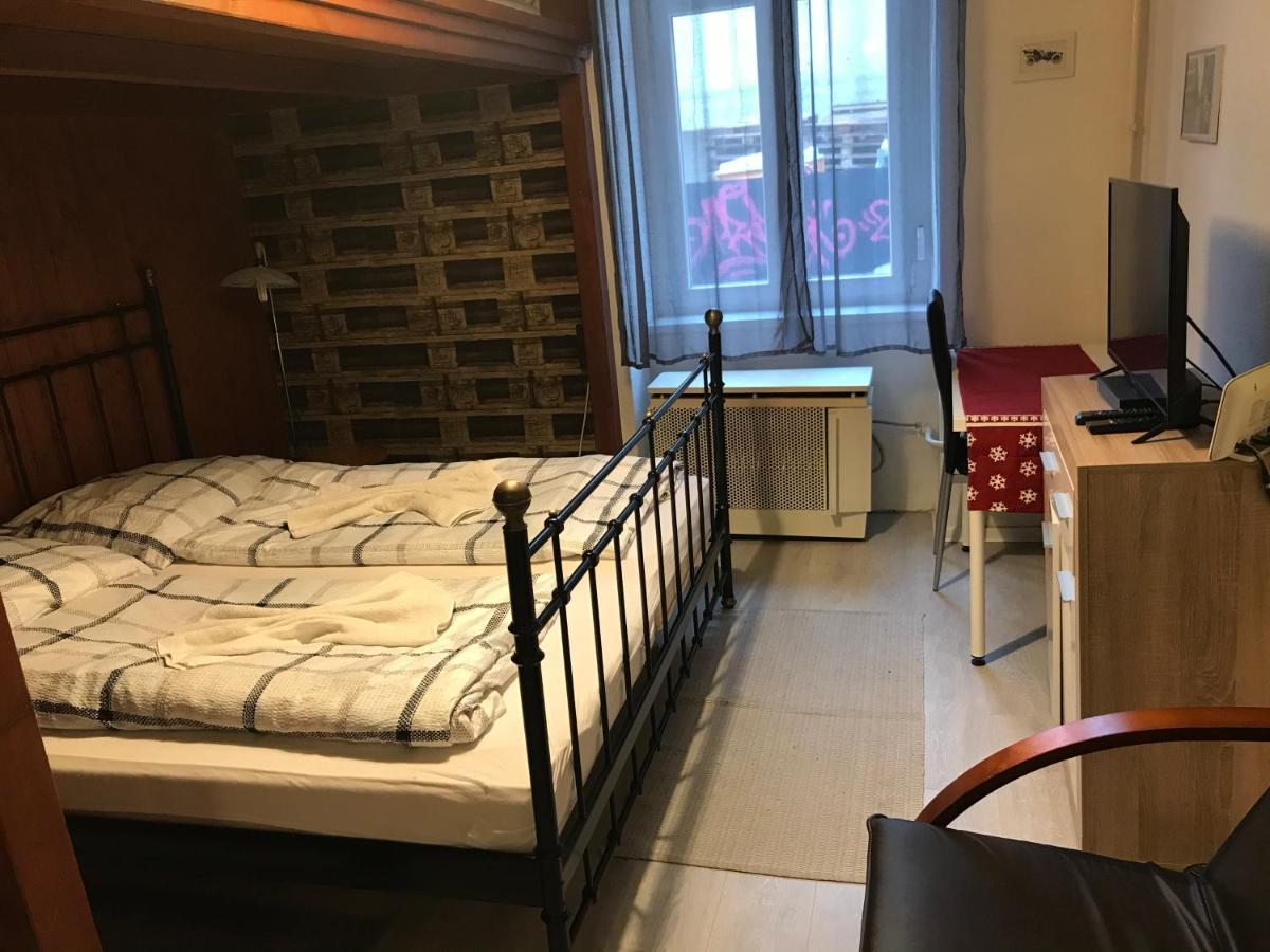 Jázmin Apartman Apartamento Pécs Exterior foto