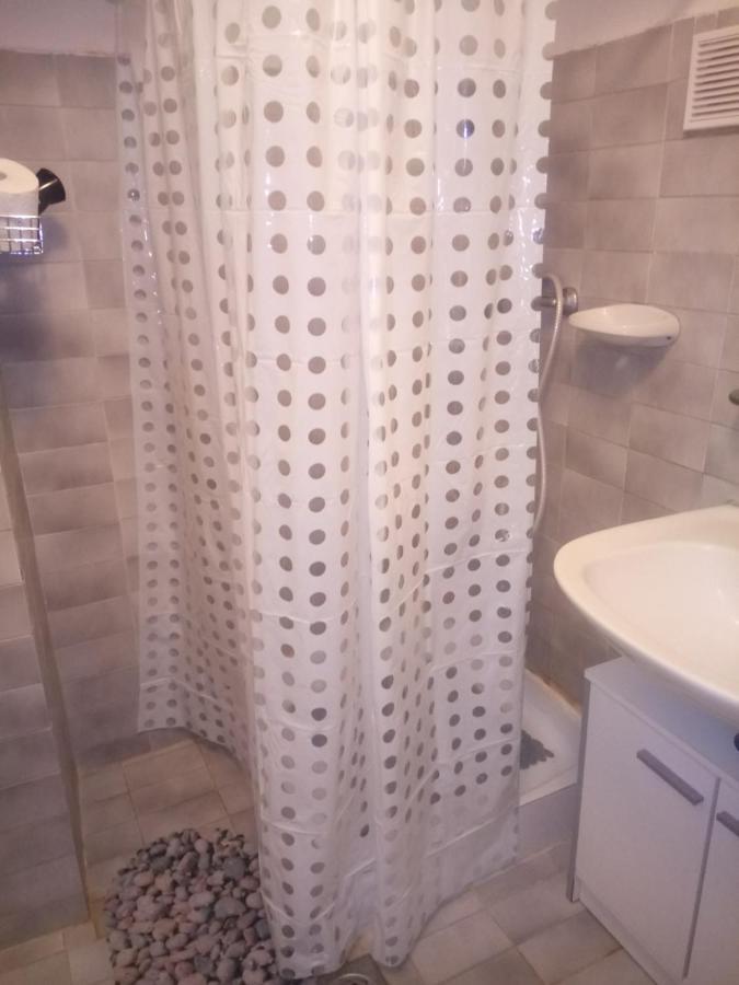 Jázmin Apartman Apartamento Pécs Exterior foto